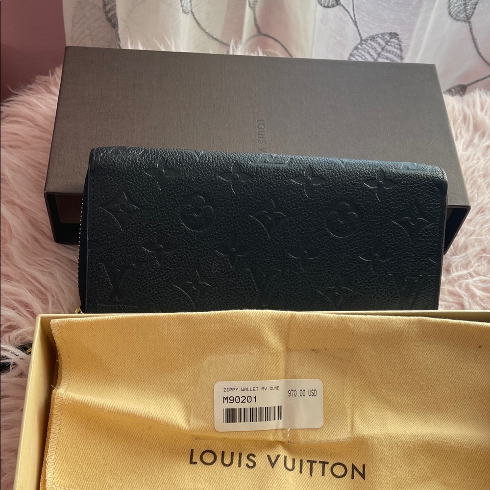 Louis Vuitton Noir Monogram Wallet